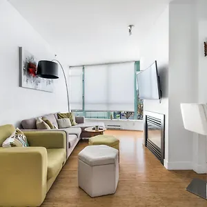 https://bright-2-bedroom-condo-downtown-with-free-parking.vancouver-hotels-bc.net
