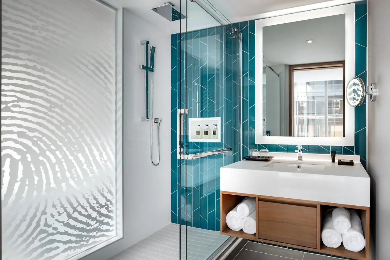 Humaniti Hotel Montreal, Autograph Collection