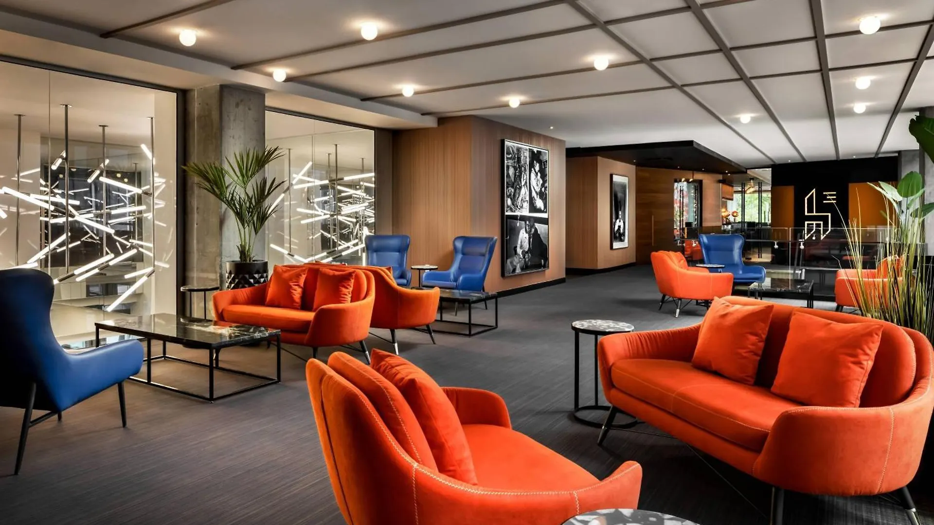Humaniti Hotel Montreal, Autograph Collection