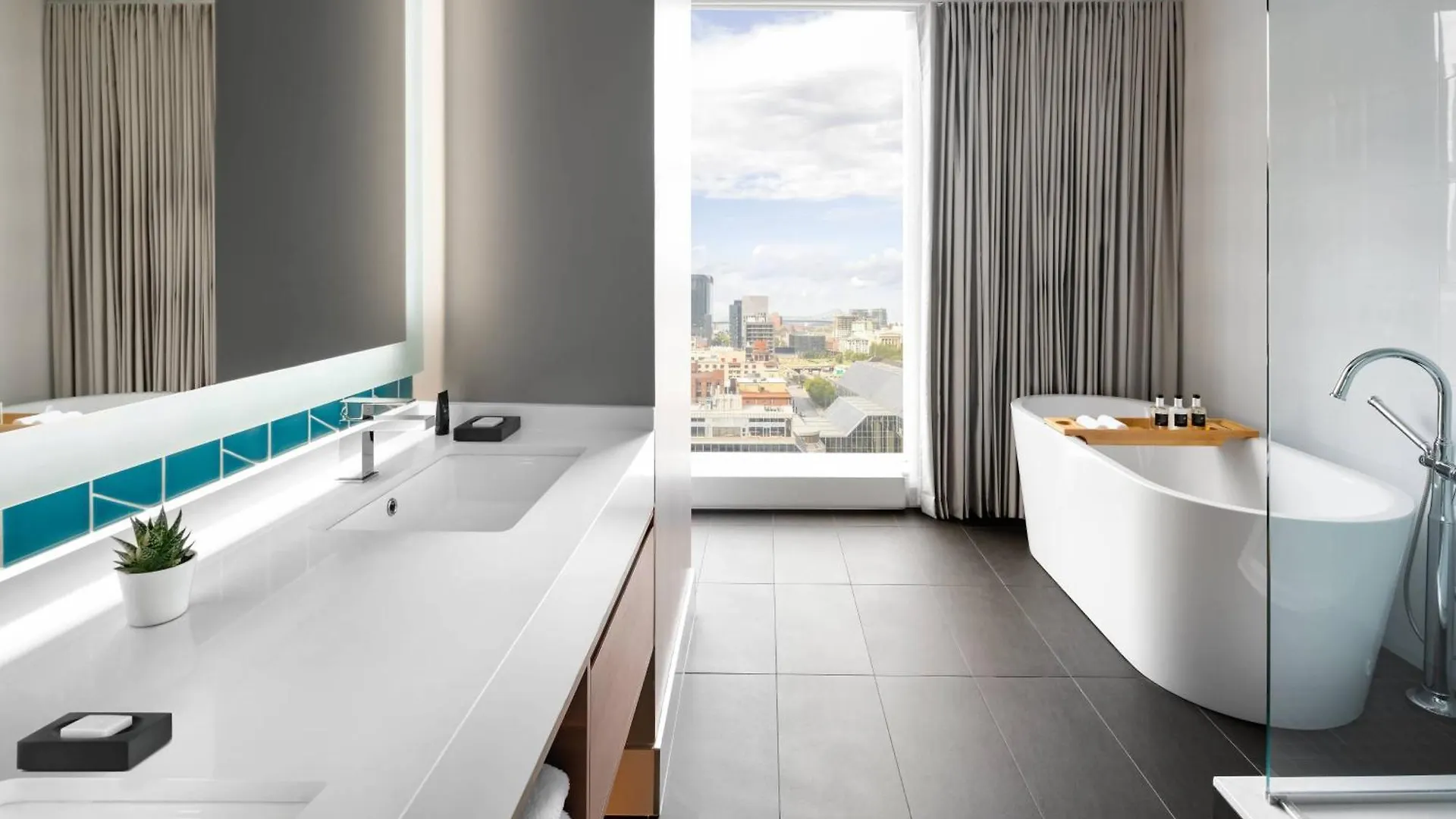 Humaniti Hotel Montreal, Autograph Collection