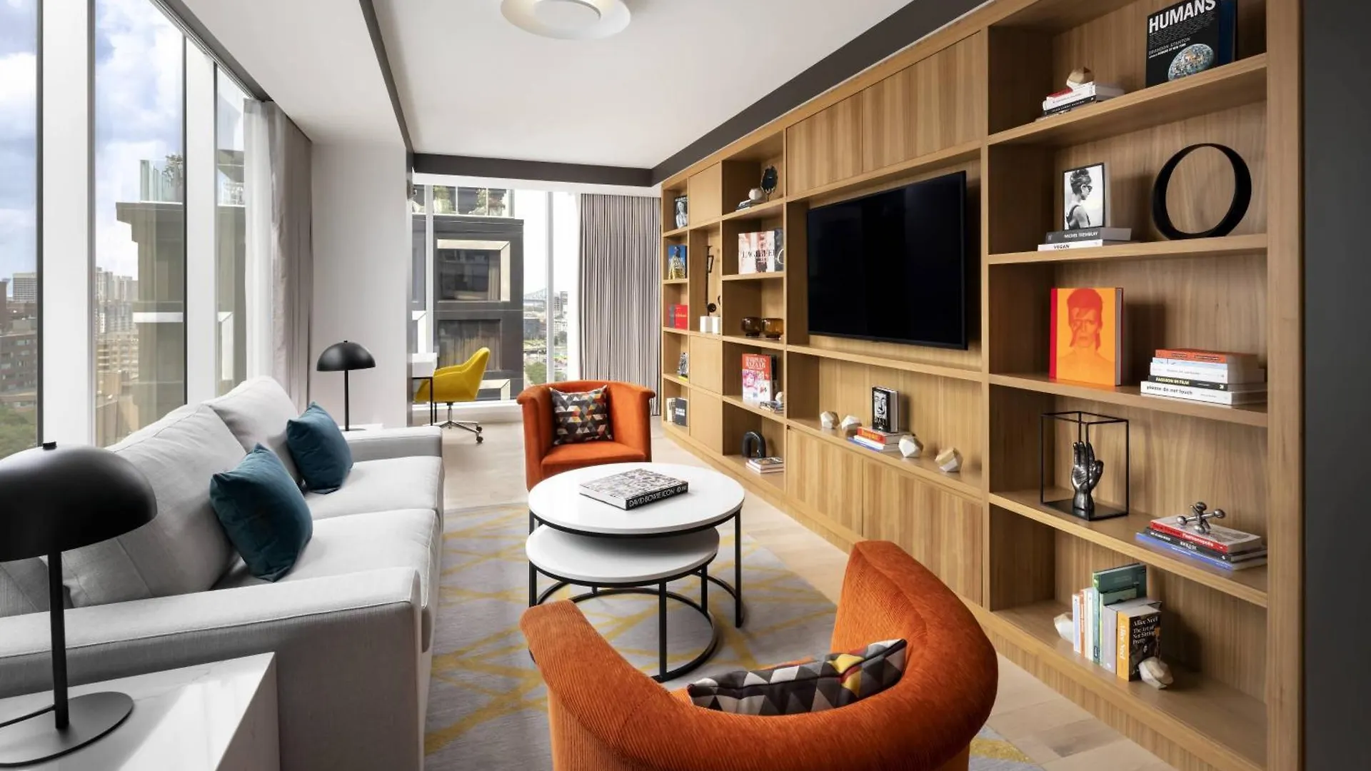 Humaniti Hotel Montreal, Autograph Collection