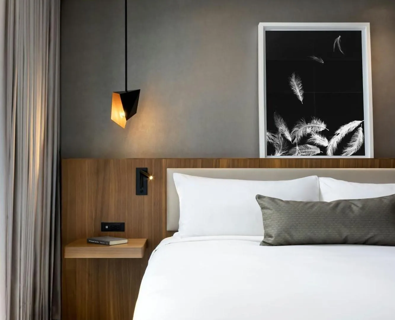 Humaniti Hotel Montreal, Autograph Collection