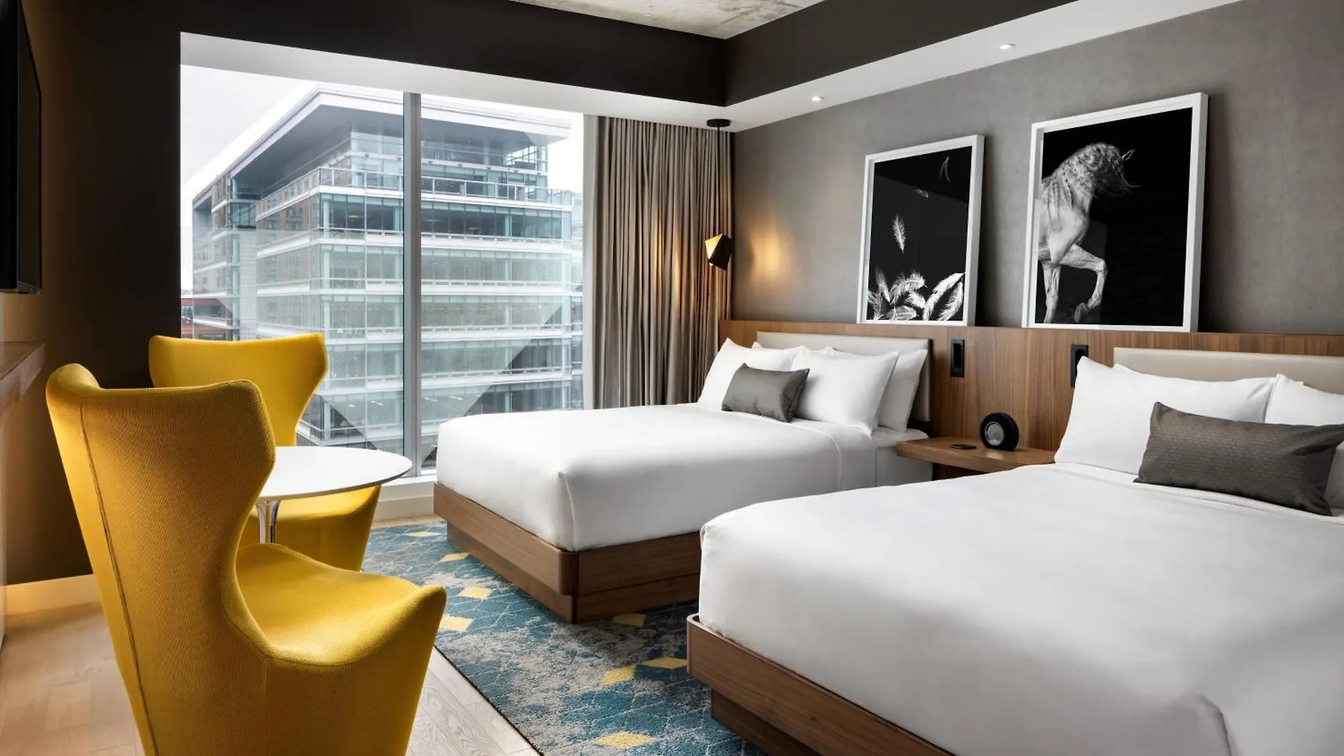 Humaniti Hotel Montreal, Autograph Collection